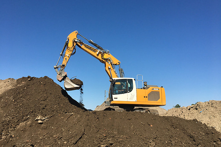 Nouvelle-Aquitaine Region: Generation 8 crawler excavators for various applications